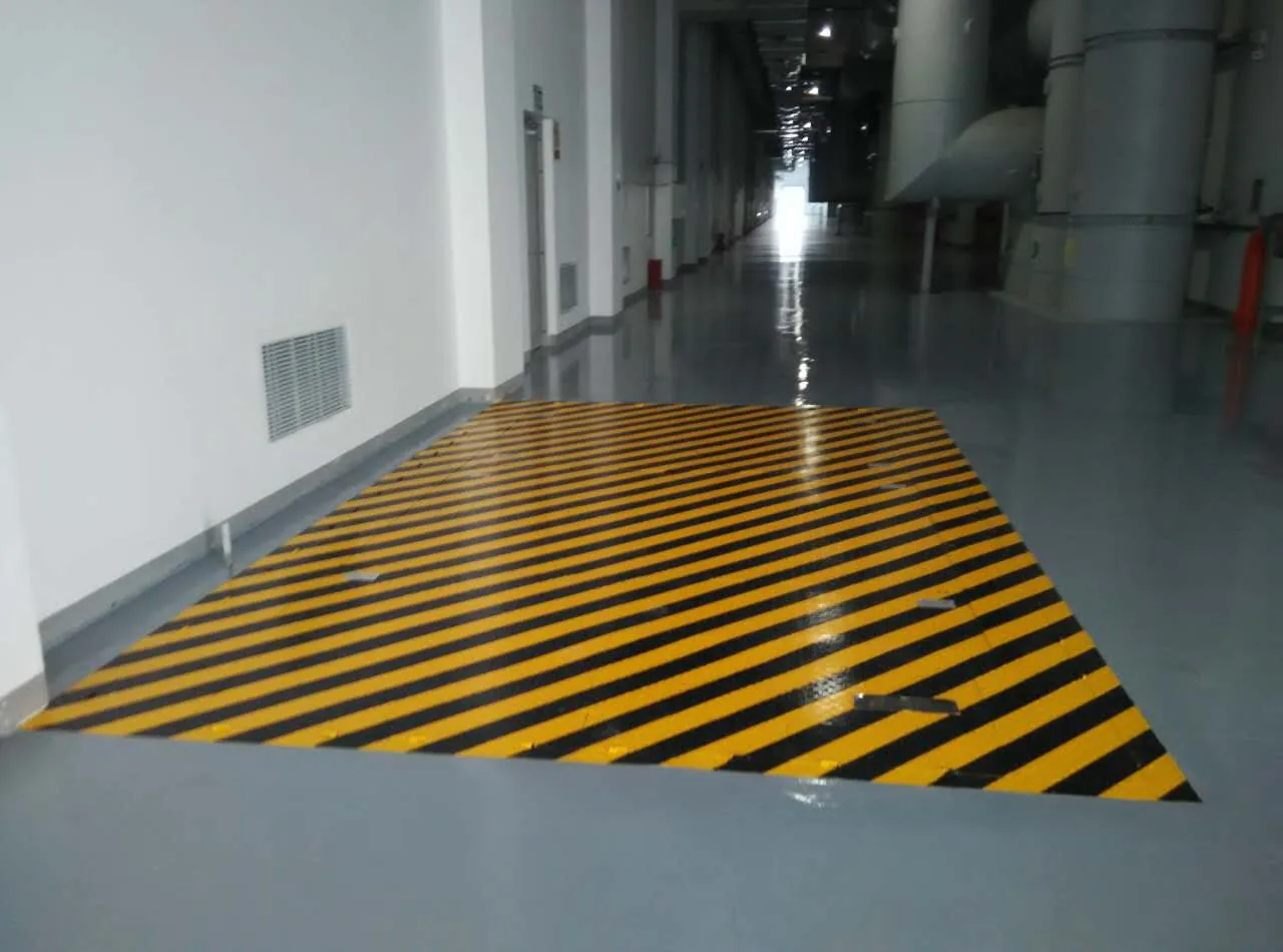 紧凑型空间适配吊物孔盖板